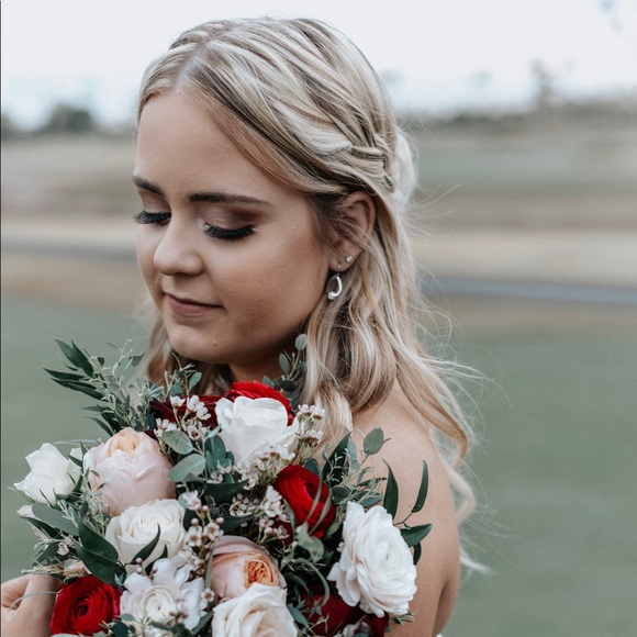 Meet your Posher, Kristen - Picture 1 of 1